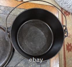 12 Wagwold #10 Tite-Top 3 Footed Dutch Oven With #10 Lid Made In USA