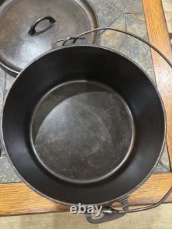 12 Wagwold #10 Tite-Top 3 Footed Dutch Oven With #10 Lid Made In USA