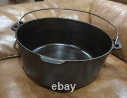 12 Wagwold #10 Tite-Top 3 Footed Dutch Oven With #10 Lid Made In USA