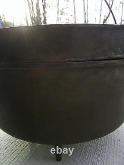 American Camper Large Cast Iron Dutch Oven 14 Diameter x 5.5 Deep 3 Footed Lid
