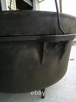American Camper Large Cast Iron Dutch Oven 14 Diameter x 5.5 Deep 3 Footed Lid