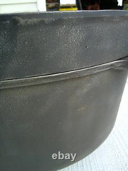 American Camper Large Cast Iron Dutch Oven 14 Diameter x 5.5 Deep 3 Footed Lid