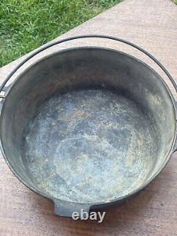 Antique Cast Iron Cookware Chicago Hardware Foundry Hammered Dutch Oven/Lid 8 Qt