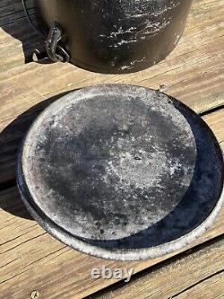 Antique L. H. Rogan & Co 3 Legged Cast Iron Dutch Oven with Lid #1 Knoxville, TN