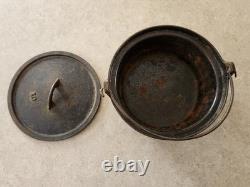 Antique No 10 Cast Iron Gate Mark Pot With LID Dutch Oven