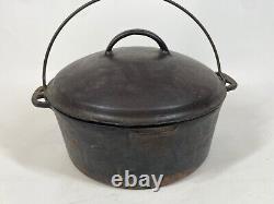 Antique Unmarked Wagner Drip Self Basting Lid Cast Iron Cauldron Dutch Oven