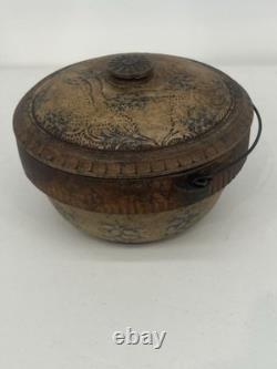 C. 1905 McCoy Dutch Cooking Ware Spongeware Bean Pot Dutch Oven Blue Lined withLid