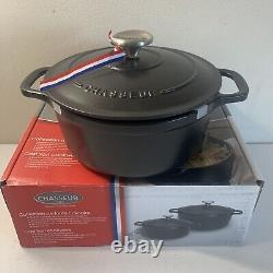 Chasseur 2.5 qt. Round Dutch Oven Black Enameled Cast-iron Cocottes France 20cm