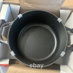 Chasseur 2.5 qt. Round Dutch Oven Black Enameled Cast-iron Cocottes France 20cm