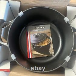 Chasseur 2.5 qt. Round Dutch Oven Black Enameled Cast-iron Cocottes France 20cm