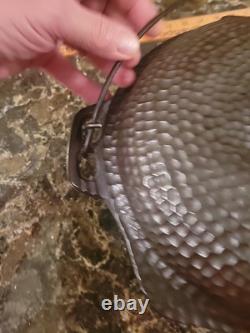 Chicago Hardware Foundry/ CHF Hammered #88 / 5 QT Cast Iron Dutch Oven