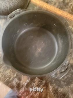Chicago Hardware Foundry/ CHF Hammered #88 / 5 QT Cast Iron Dutch Oven