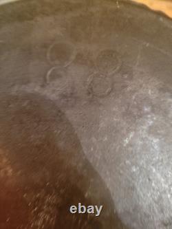 Chicago Hardware Foundry/ CHF Hammered #88 / 5 QT Cast Iron Dutch Oven