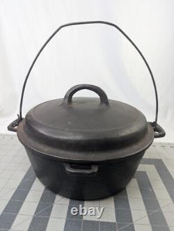 Dutch Oven 88B Cast Iron with Self Basting Lid 8 1288 Hammered