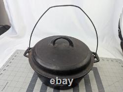 Dutch Oven 88B Cast Iron with Self Basting Lid 8 1288 Hammered