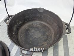 Dutch Oven 88B Cast Iron with Self Basting Lid 8 1288 Hammered