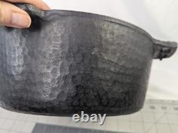 Dutch Oven 88B Cast Iron with Self Basting Lid 8 1288 Hammered