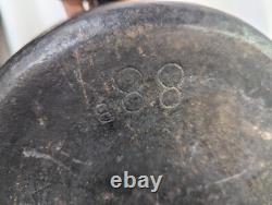 Dutch Oven 88B Cast Iron with Self Basting Lid 8 1288 Hammered