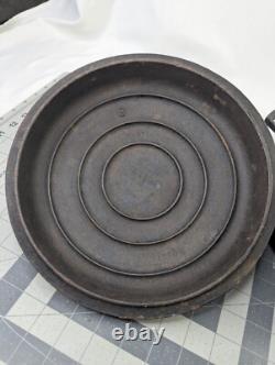 Dutch Oven 88B Cast Iron with Self Basting Lid 8 1288 Hammered