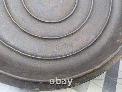 Dutch Oven 88B Cast Iron with Self Basting Lid 8 1288 Hammered