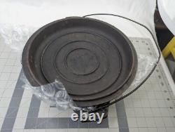 Dutch Oven 88B Cast Iron with Self Basting Lid 8 1288 Hammered