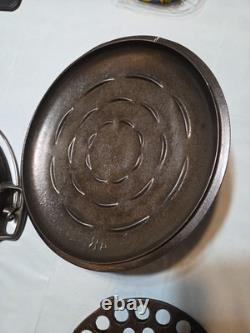 Favorite Piqua Ware #8D Cast Iron Dutch Oven, TRIVET, LID Smiley logo bean pot