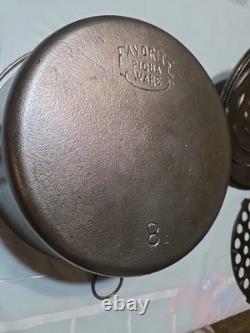 Favorite Piqua Ware #8D Cast Iron Dutch Oven, TRIVET, LID Smiley logo bean pot