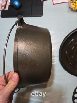 Favorite Piqua Ware #8D Cast Iron Dutch Oven, TRIVET, LID Smiley logo bean pot