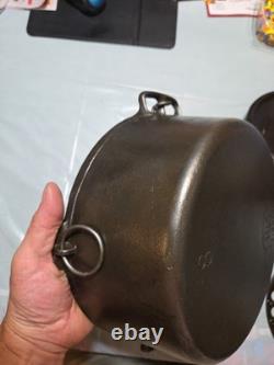 Favorite Piqua Ware #8D Cast Iron Dutch Oven, TRIVET, LID Smiley logo bean pot