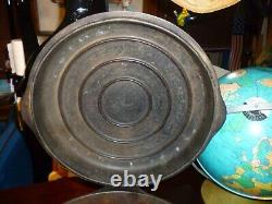 GRISWOLD NO. 8 HINGED LID SM LOGO FLAT BOTTOM DUTCH OVEN. Good condition