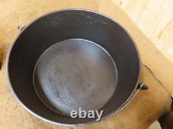 Gate Mark 12 in. Dutch Oven, Primitive, Covered Wagon, SeasonedGD+? DO8.27.24