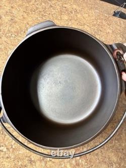 Griswold 2605Cast Iron #6 Tite-Top Dutch Oven Enamel Inside Lid Made Mar. 18-1920