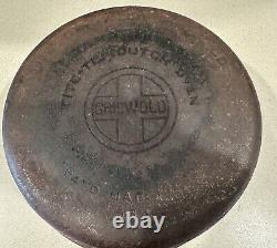 Griswold #9 Cast Iron Tite-Top Dutch Oven Large Logo