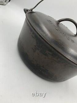 Griswold No 9 Tite Top Baster Cast Iron Dutch Oven with Lid