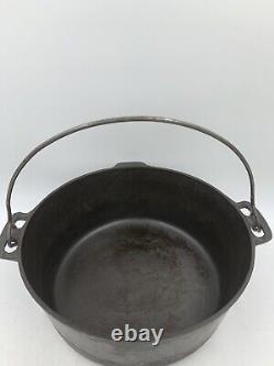 Griswold No 9 Tite Top Baster Cast Iron Dutch Oven with Lid