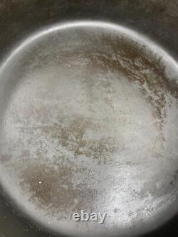 Griswold No 9 Tite Top Baster Cast Iron Dutch Oven with Lid