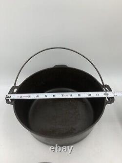 Griswold No 9 Tite Top Baster Cast Iron Dutch Oven with Lid