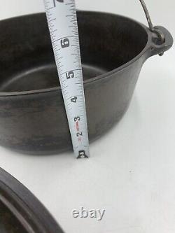 Griswold No 9 Tite Top Baster Cast Iron Dutch Oven with Lid