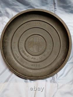 Griswold No 9 Tite Top Baster Cast Iron Dutch Oven with Lid & Handle 11 x 4.5