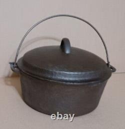 Hammered Wagner Unmarked #8 Cast Iron Dutch Oven With Matching Lid ReSeasoned