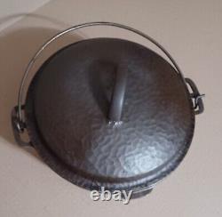 Hammered Wagner Unmarked #8 Cast Iron Dutch Oven With Matching Lid ReSeasoned