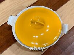 LE CREUSET 22 Cast Iron DUTCH OVEN POT Casserole LID YELLOW ORANGE Enamel France