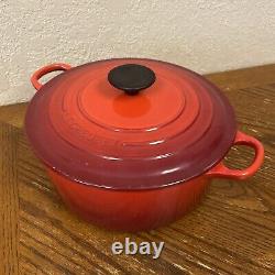 LE CREUSET ROUND DUTCH OVEN CERISE RED 4.2 QUART #24 CAST IRON ENAMEL WithLID