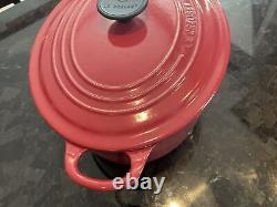 LE CREUSET Red Oval 5 Quart Dutch Oven #29 In Excellent gently used Condition
