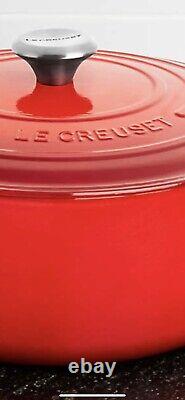 LeCreusetNEW 5.25Qt Signature Round French Dutch Oven Cerise, Red Color. NIB
