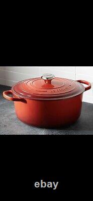 LeCreusetNEW 5.25Qt Signature Round French Dutch Oven Cerise, Red Color. NIB