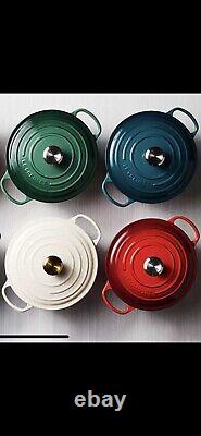 LeCreusetNEW 5.25Qt Signature Round French Dutch Oven Cerise, Red Color. NIB