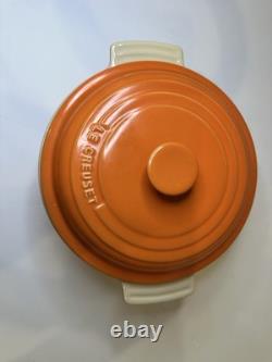 Le Creuset 22cm Dutch Oven 3.5 QT Mandarin Orange Solid Enamel Ivory HandlesRARE
