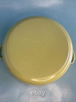 Le Creuset 28 Dutch Oven 7.25 Qt Lime Green Enameled Cast Iron Made in France