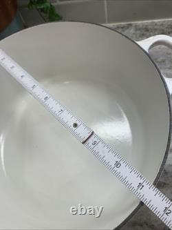 Le Creuset #28 Dutch Oven 7.5 qts. White Round withLid Cast Iron R96